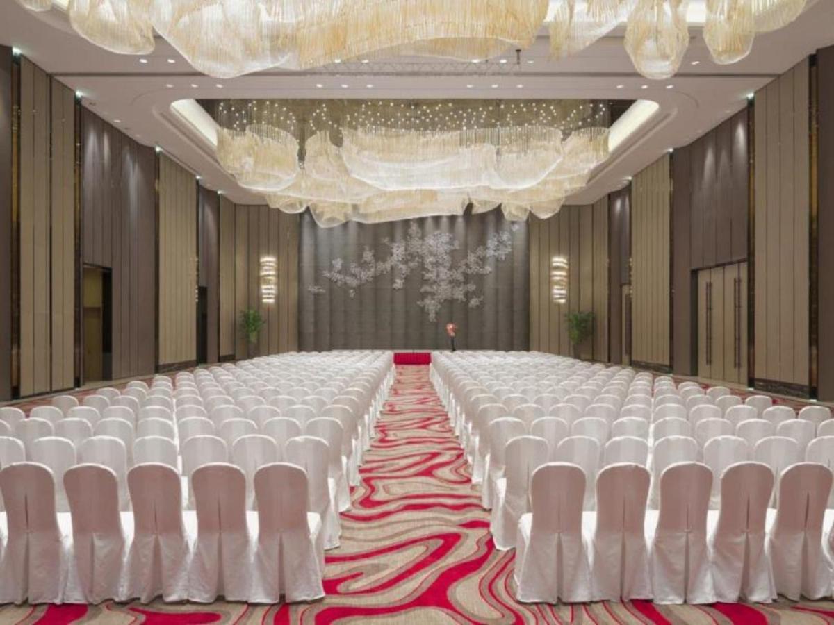 Wanda Realm Wuhan Extérieur photo