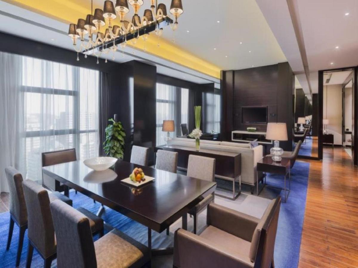 Wanda Realm Wuhan Extérieur photo